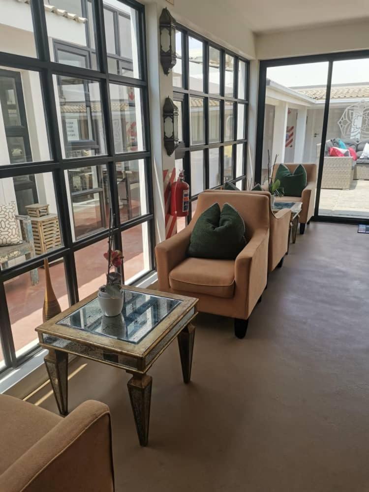 The Rez Guesthouse Walvis Bay Exterior photo