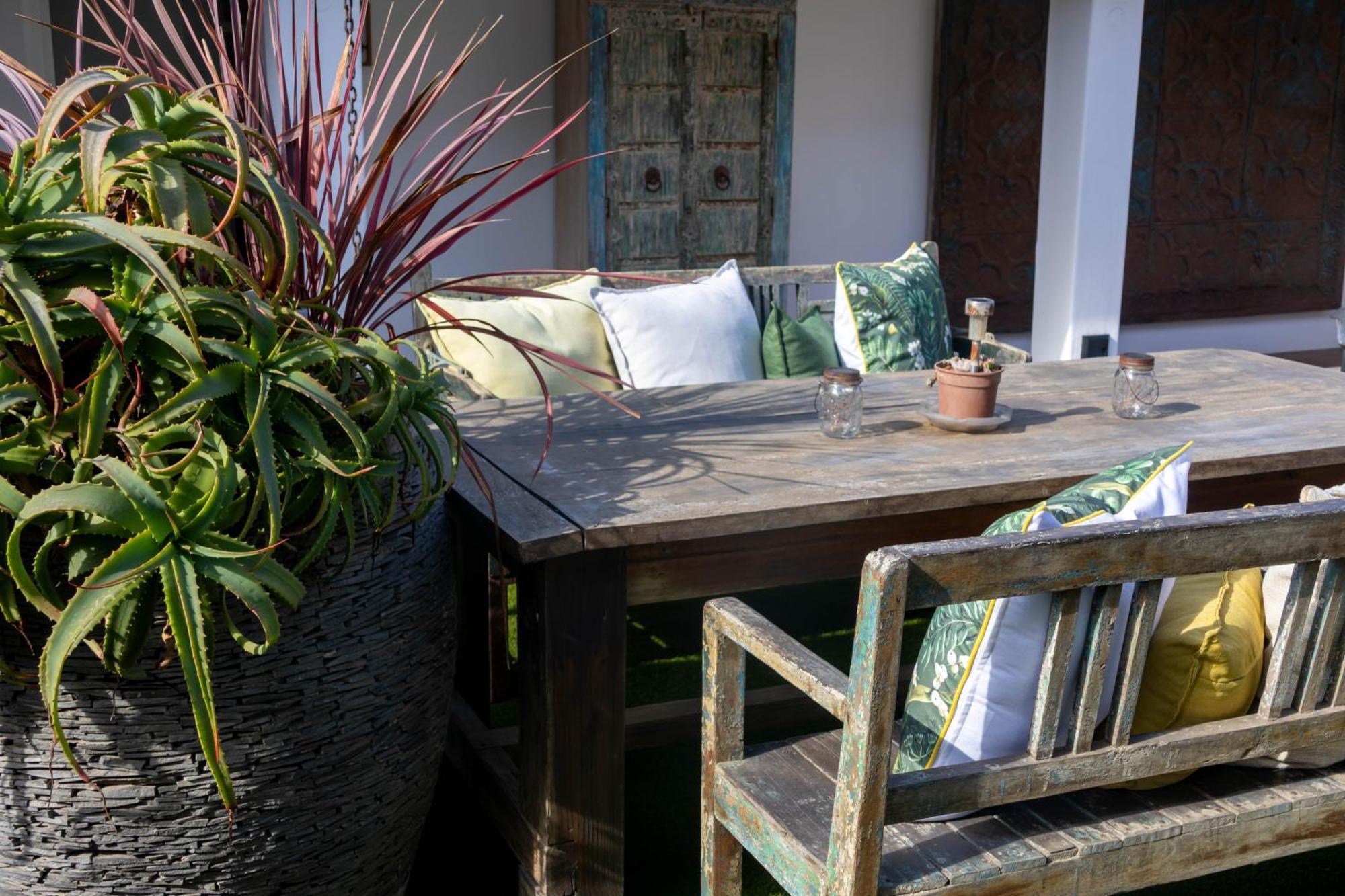 The Rez Guesthouse Walvis Bay Exterior photo